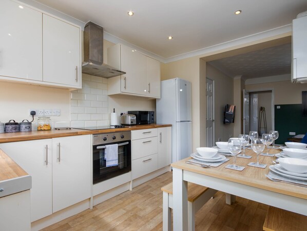 Kühlschrank, Herdplatte