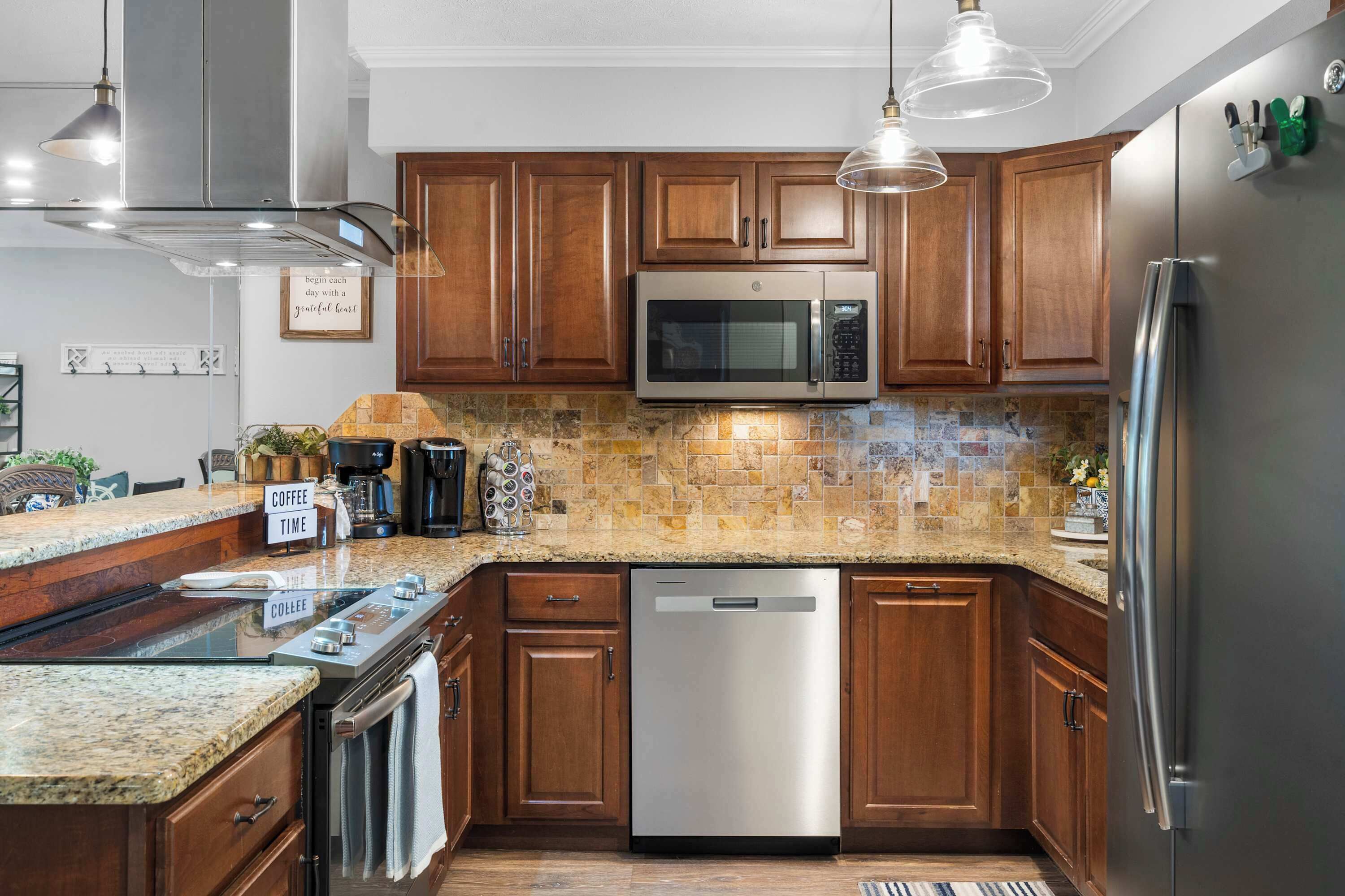 Condo, Multiple Beds, Balcony, Garden View (Blue Royale Retreat) | Private kitchen | Fridge, microwave, oven, stovetop