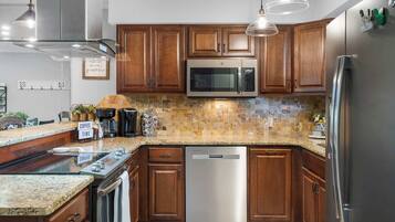 Condo, Multiple Beds, Balcony, Garden View (Blue Royale Retreat) | Private kitchen | Fridge, microwave, oven, stovetop