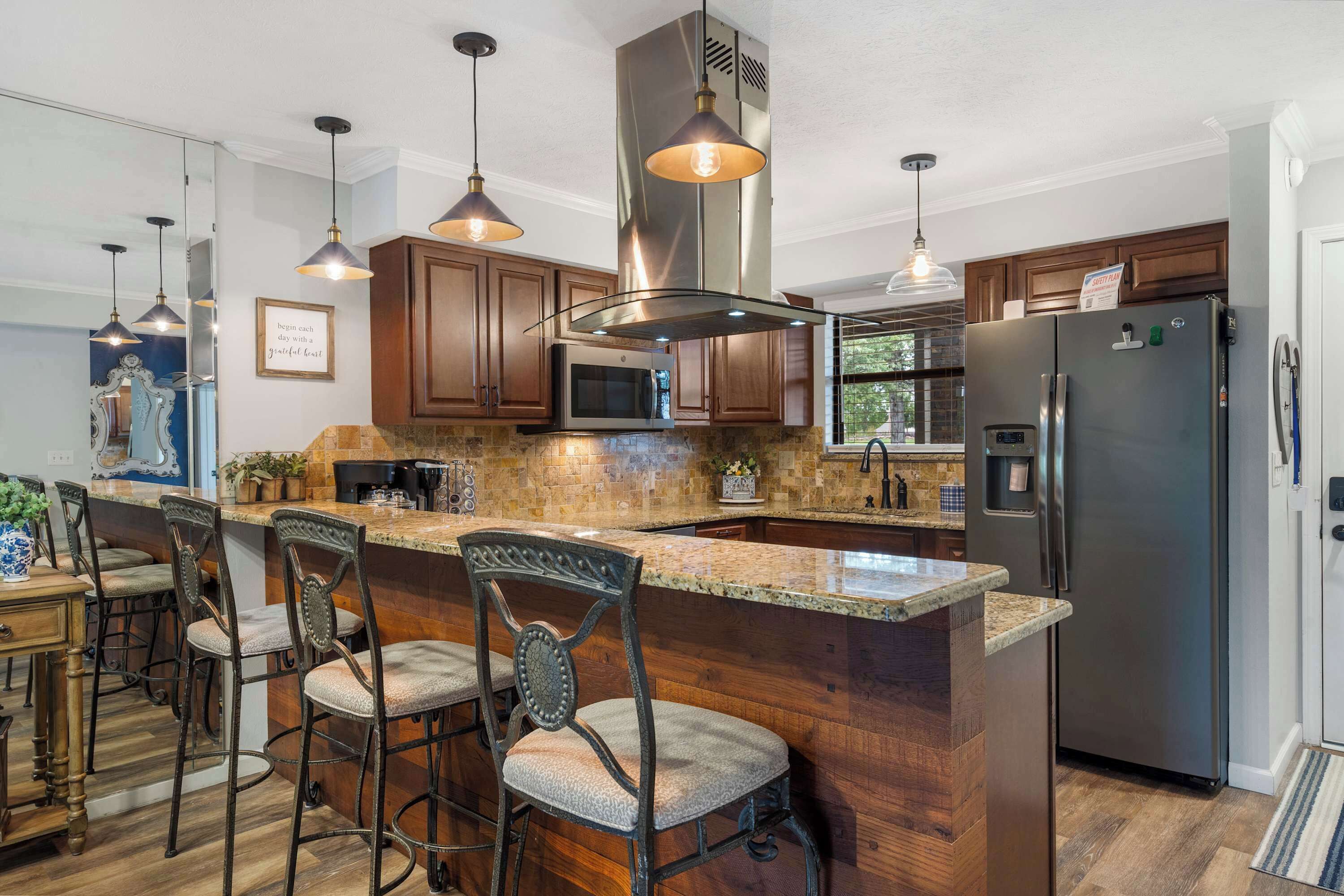 Condo, Multiple Beds, Balcony, Garden View (Blue Royale Retreat) | Private kitchen | Fridge, microwave, oven, stovetop