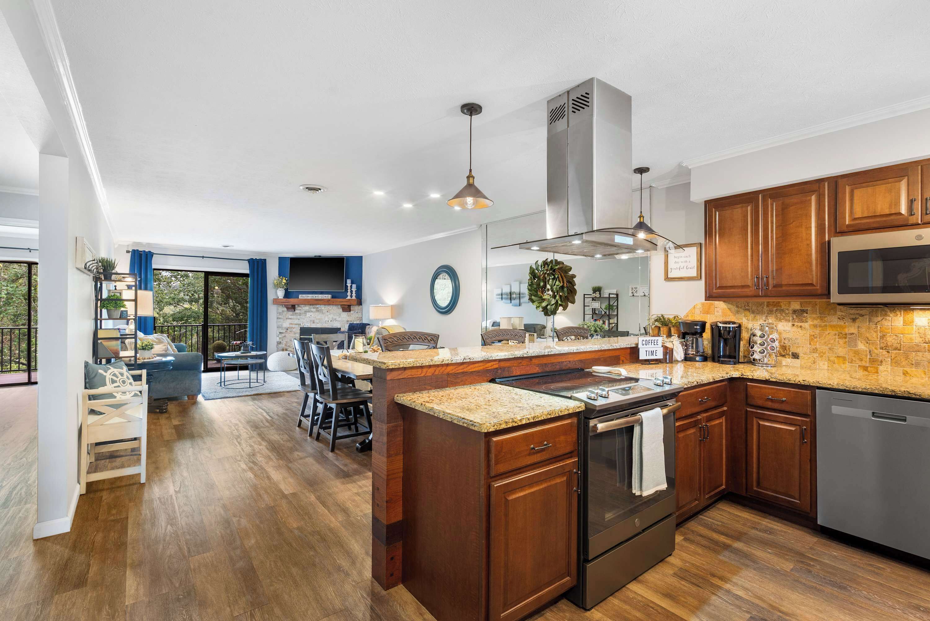 Condo, Multiple Beds, Balcony, Garden View (Blue Royale Retreat) | Private kitchen | Fridge, microwave, oven, stovetop