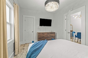 3 bedrooms, iron/ironing board, WiFi, bed sheets
