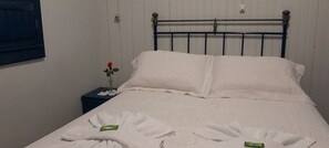 Iron/ironing board, internet, bed sheets