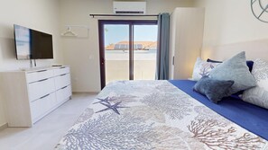 2 bedrooms, in-room safe, iron/ironing board, free WiFi