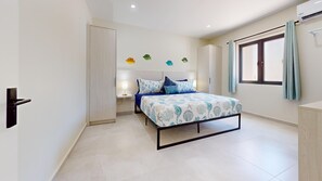 2 bedrooms, in-room safe, iron/ironing board, free WiFi