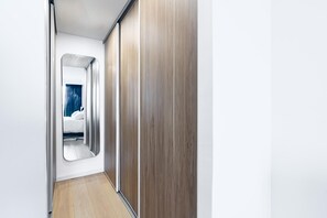 2 bedrooms, iron/ironing board, WiFi, bed sheets - Apartment view of all of Paris (Puteaux)