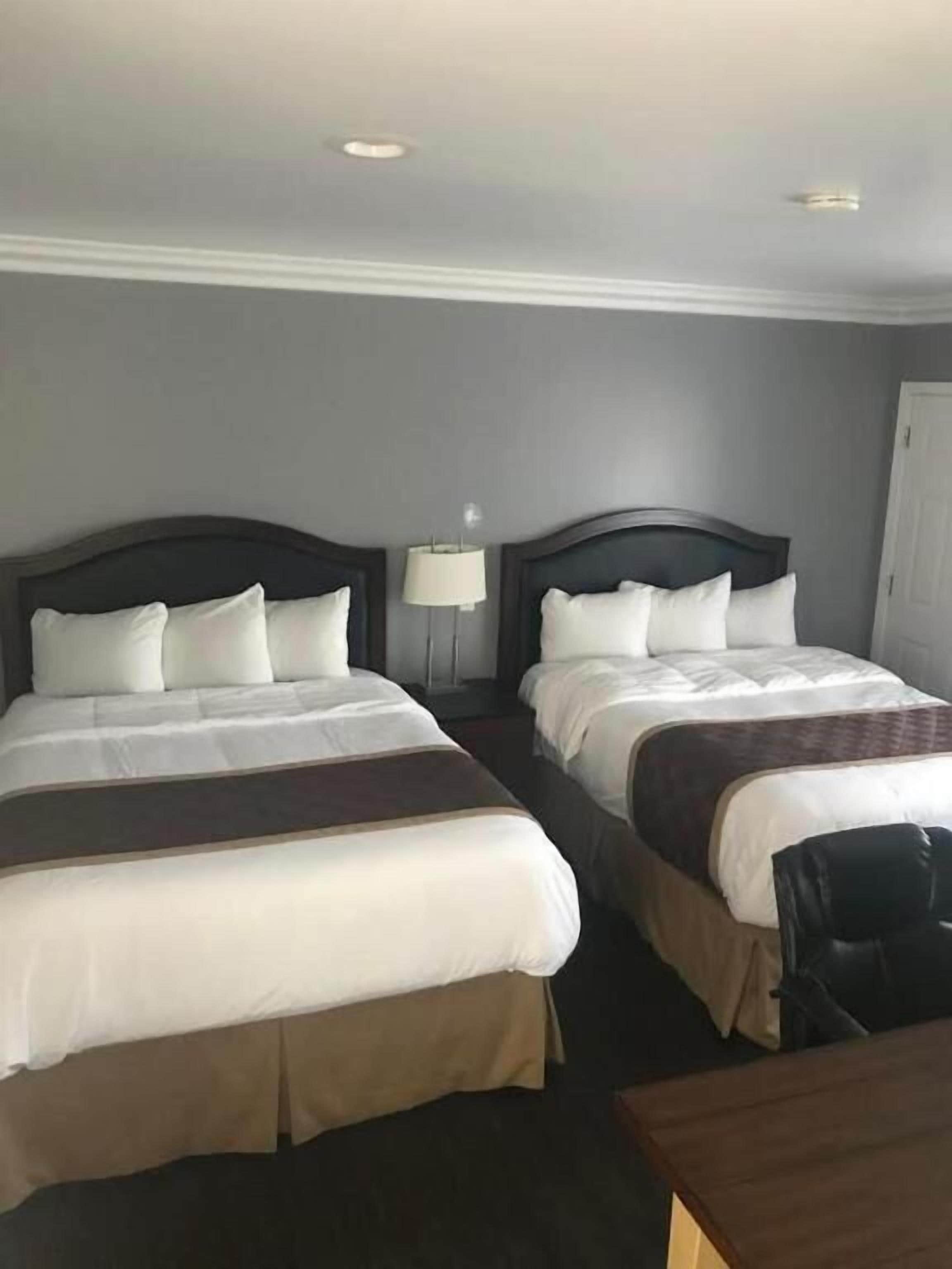 Room, 2 Queen Beds, Non Smoking | Desk, free WiFi