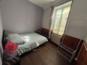 3 bedrooms, iron/ironing board, WiFi