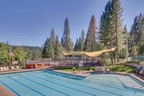 Pool - Cozy Spacious Cabin w/ Lg Game Room & Lake Access (Arnold)