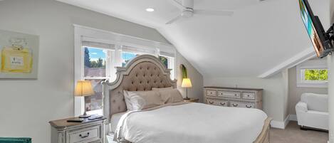 4 bedrooms, iron/ironing board, WiFi, bed sheets