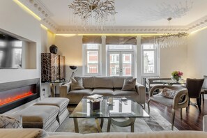 Smart TV, fireplace - LUXURY 3 BEDROOMS FLAT IN HYDE PARK (London)