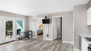 1 غرفة نوم وبديكورات فريدة لكل غرفة وطراز فريد لكل وحدة