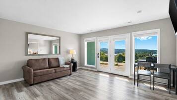 Condo, 1 King Bed with Sofa bed, Patio (Waterview Oasis) | Living area