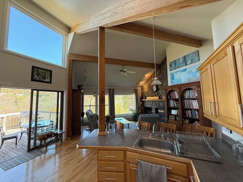 Marvelous 3-bedroom townhome in Hunter Mountain next to the slopes