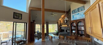 Marvelous 3-bedroom townhome in Hunter Mountain next to the slopes