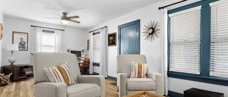 スマートテレビ、テレビゲーム、ミュージックライブラリ、PC モニター