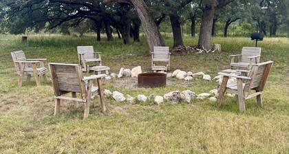 Quiet home on a fabulous location with access to the river.