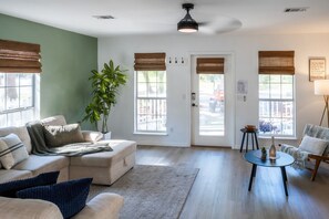 TV - Golf Cart, Walk to Beach, Pet-Friendly (Santa Rosa Beach)