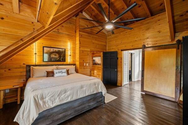 3 bedrooms, iron/ironing board, travel cot, free WiFi