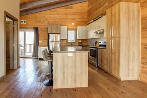 Réfrigérateur, micro-ondes, four, lave-vaisselle