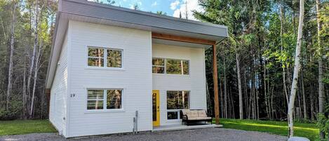 المنشأة من الخارج