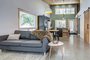 TV, fireplace, video games, books - Hauska | Tavata Chalets | Repos et nature (Saint-David-de-Falardeau)
