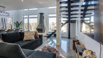 Télévision, cheminée