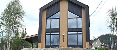 المنشأة من الخارج