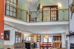 المنشأة من الداخل