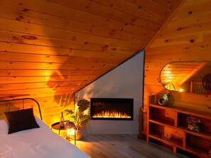 2 bedrooms, travel crib, WiFi, bed sheets