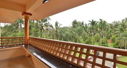 Family-friendly villa with relaxing pool in Ernakulam