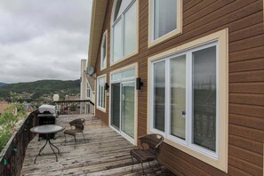 Outdoor dining - Lymosa | Tavata Chalets | Valinouët (Saint-David-de-Falardeau)