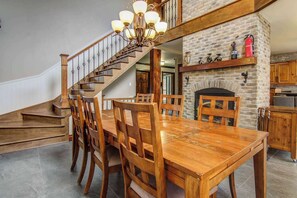 Dining - Lymosa | Tavata Chalets | Valinouët (Saint-David-de-Falardeau)