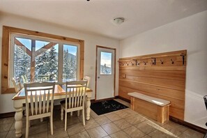 Interior - Moussaillon | Tavata Chalets | Valinouët (Saint-David-de-Falardeau)