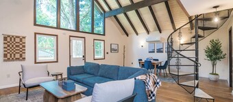 Cabin Style Rustic Getaway, with mini-splits