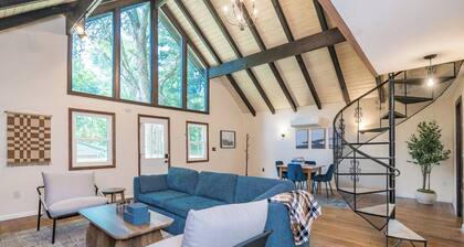 Cabin Style Rustic Getaway, with mini-splits