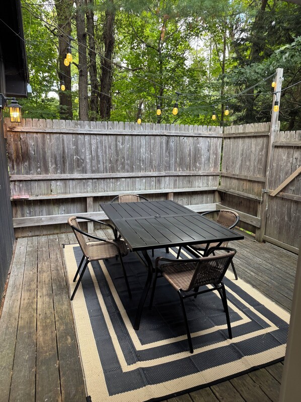 Outdoor dining