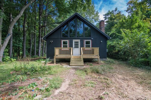 Cabin Style Rustic Getaway, with mini-splits