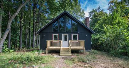 Cabin Style Rustic Getaway, with mini-splits