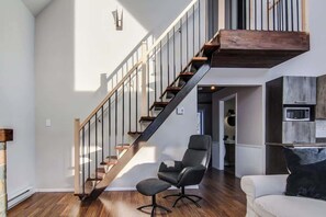 TV, fireplace, offices