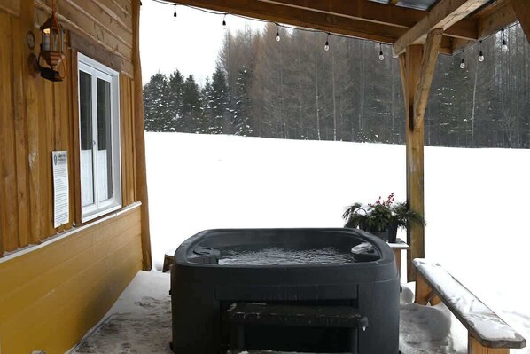 Bain à remous extérieur