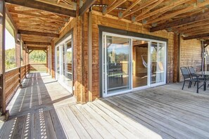 تناول الطعام بالخارج