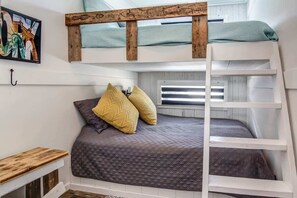 2 bedrooms, WiFi, bed sheets