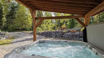 Baignoire à remous extérieure