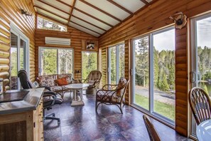 المنشأة من الداخل