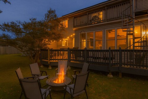 CapeMay Holiday Retreat – 5 Mn to Beach, Sleeps 20
