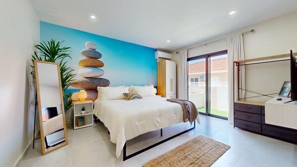 2 bedrooms, in-room safe, iron/ironing board, free WiFi