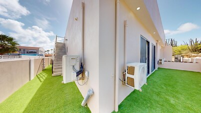 Palm Beach Hideaway #7 - New Construction 2Bedrooms 2bathrooms Pool/Rooftop