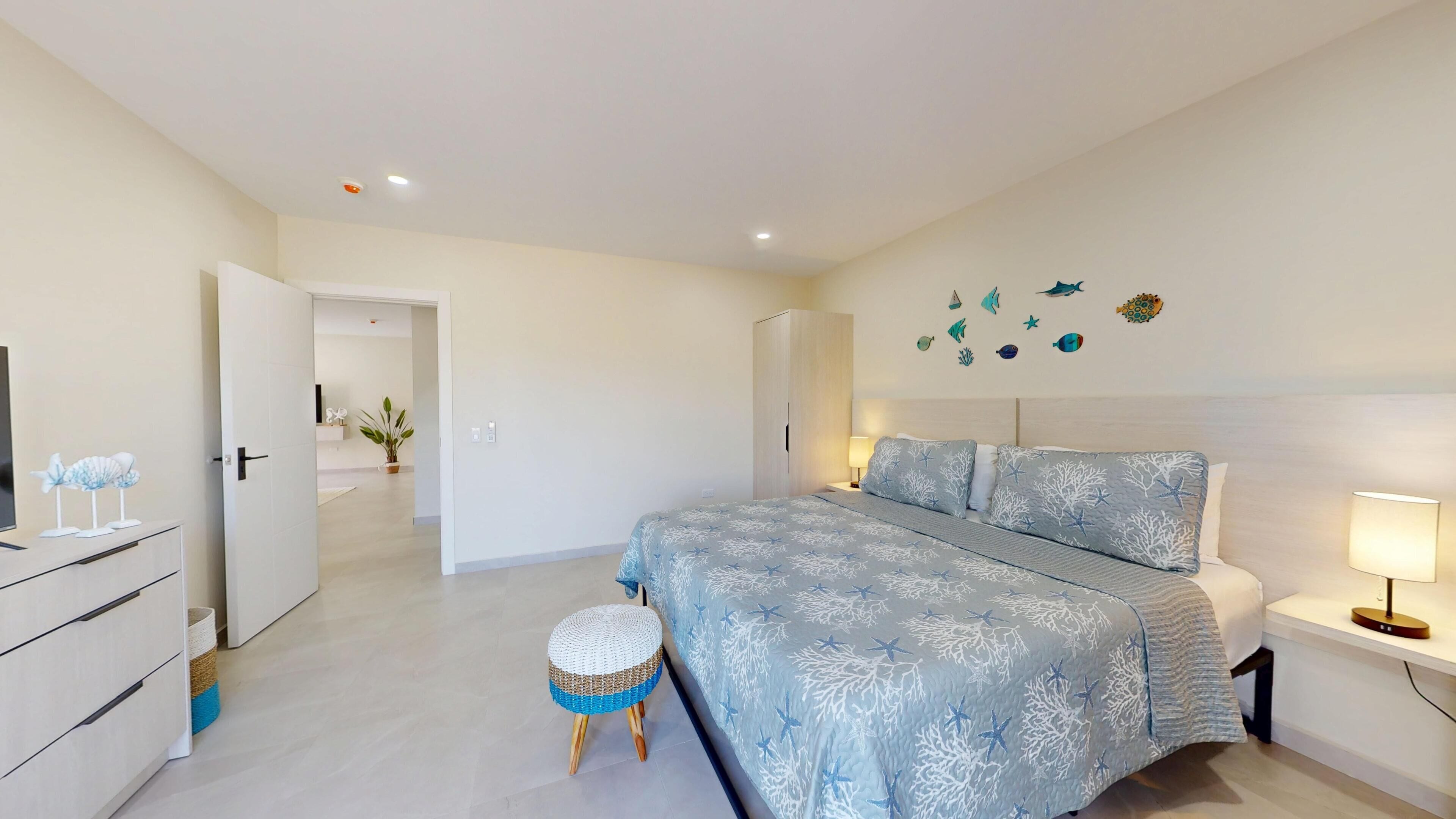 2 bedrooms, in-room safe, iron/ironing board, free WiFi