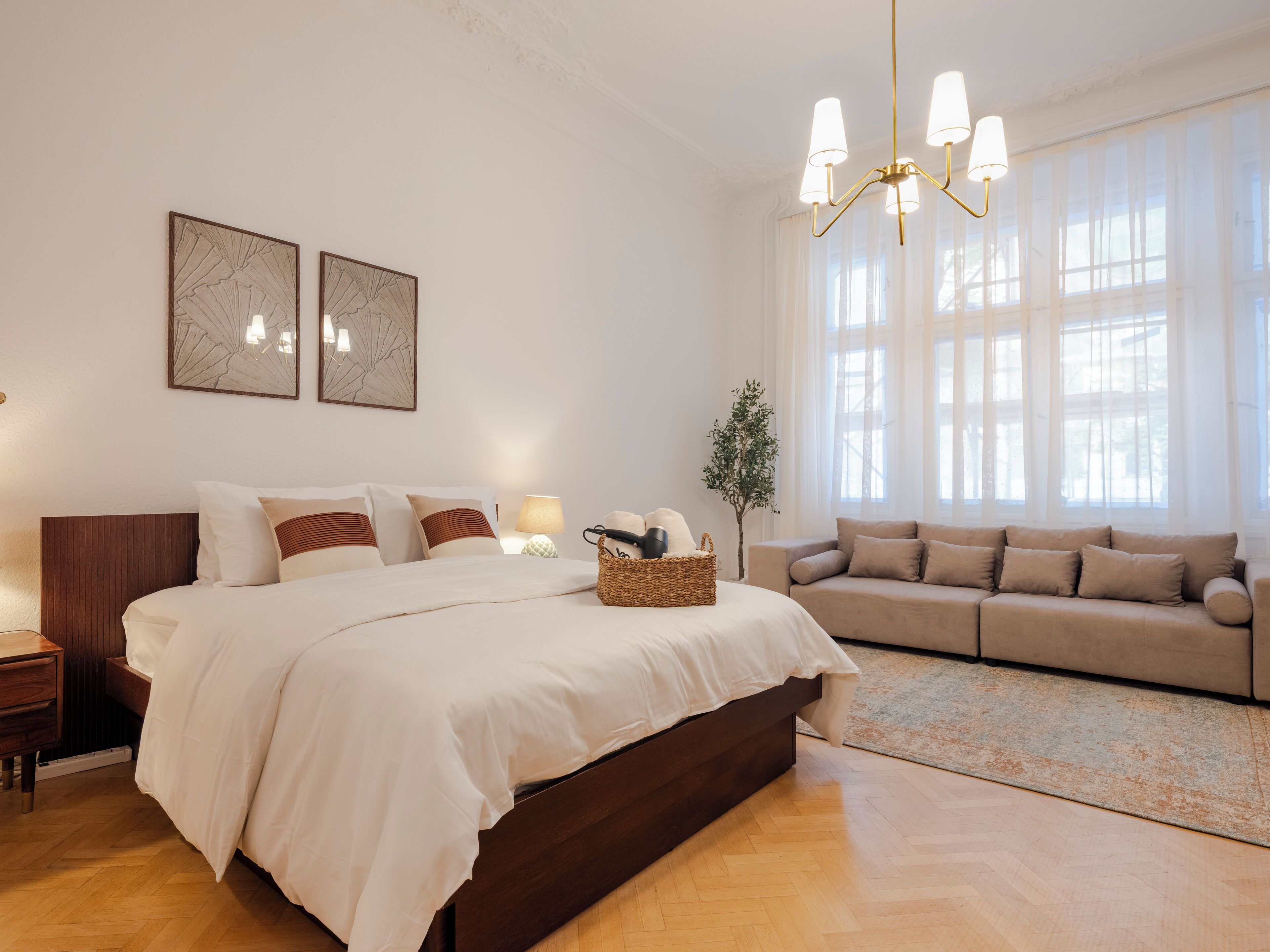 3 bedrooms, iron/ironing board, WiFi, bed sheets